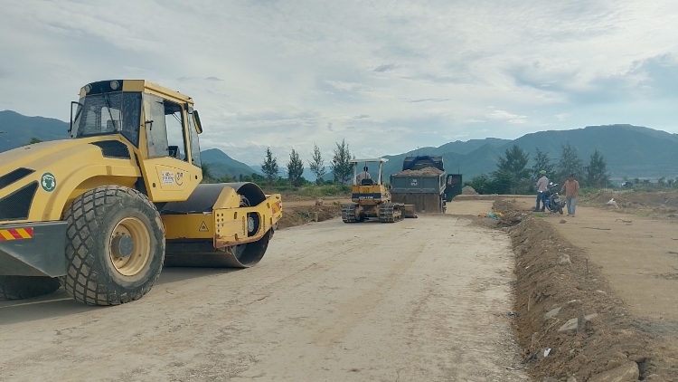Đẩy nhanh tiến độ thi công Hạ tầng giao thông đường số 11, 33, 35 khu đô thị mới Lê Hồng Phong 1