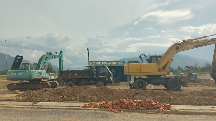 Tập kết thiết bị thi công triển khai gói thầu